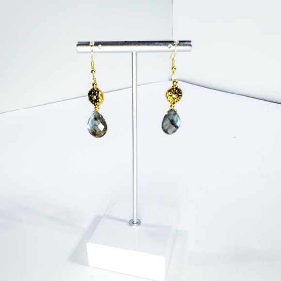 Stunning Labradorite Drop Earrings - Picture 7 of 9